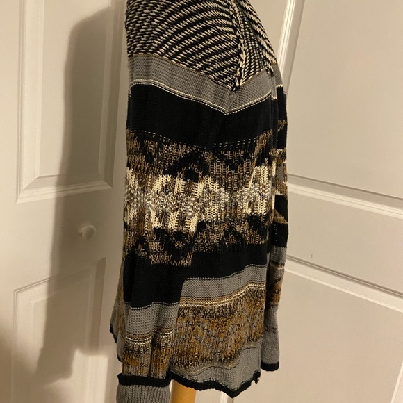 2-4-1 Francesca's Cardigans GREAT DEAL - Picture 6 of 14